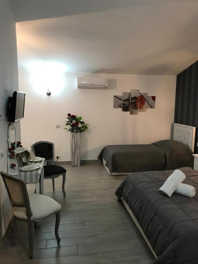 Le Rose Bed & Breakfast Nettuno Eksteriør bilde